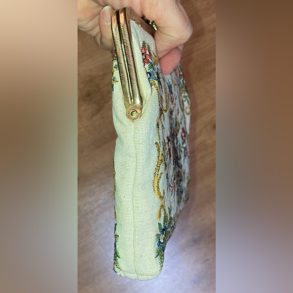 VINTAGE WAHLBORG FLORAL TAPESTRY PURSE GOLD GILT FRAME WITH CHAIN - Picture 14 of 16